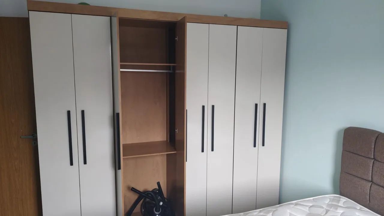 Vendo guarda roupas para retirar no local, já está desmontado