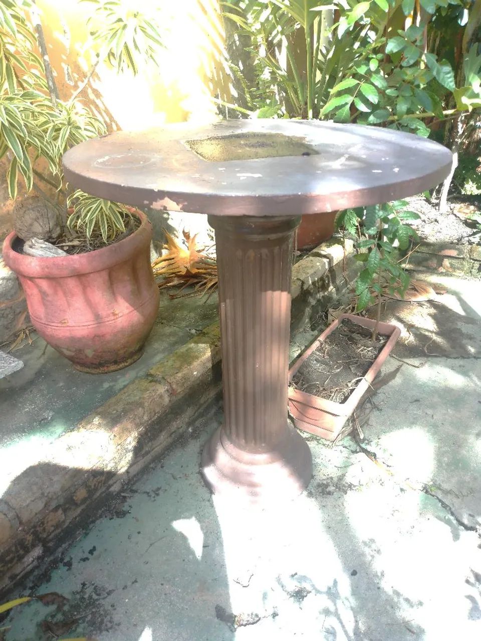 Mesa de Jardim em Pedra