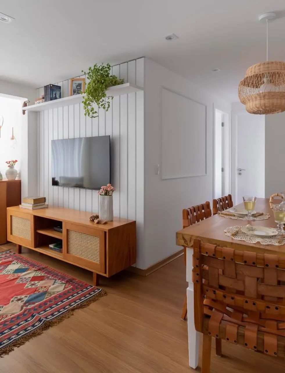 Rack de madeira 64985886316033120