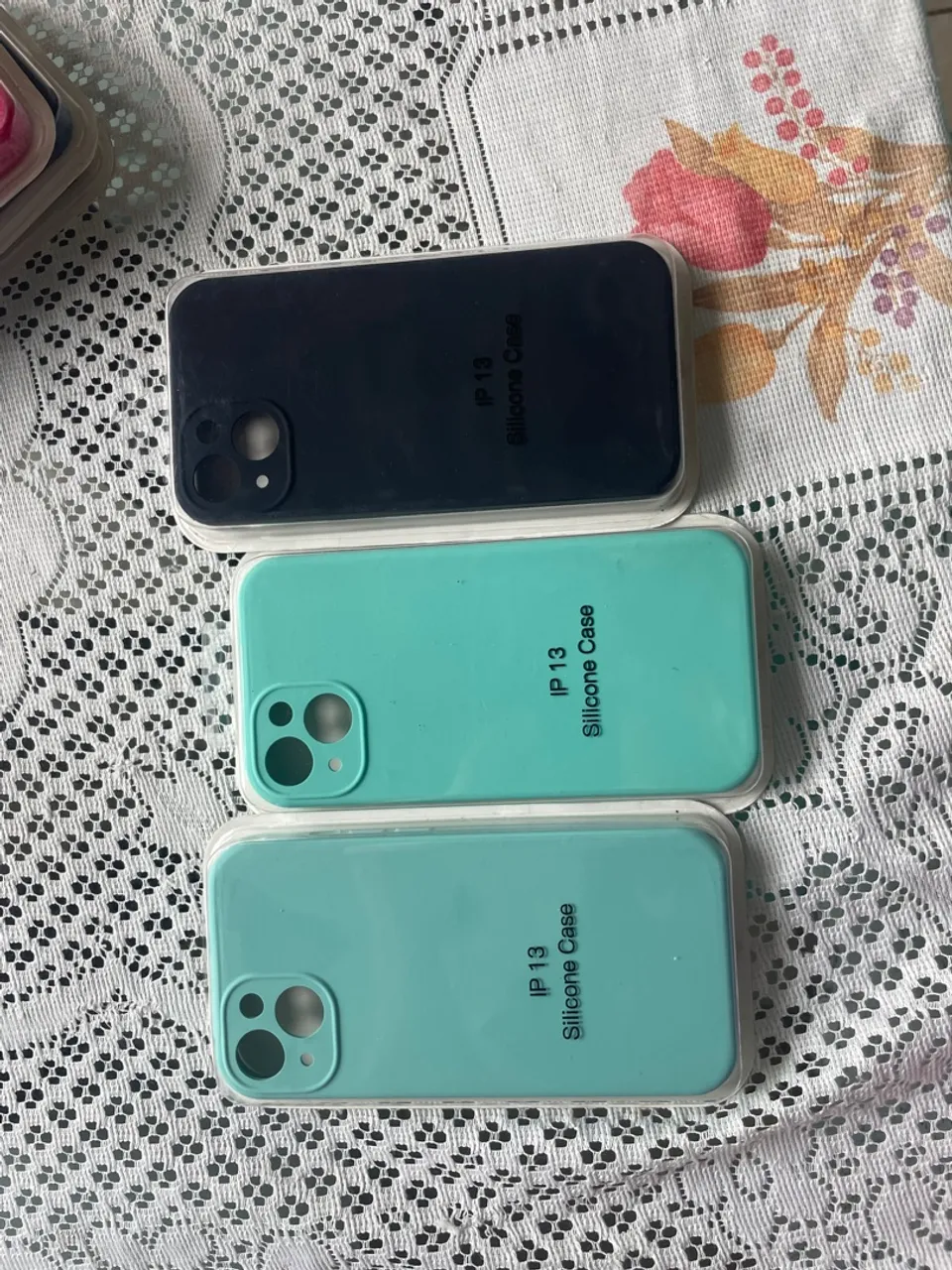 Capas de iphone 4 capinhas por 40 reais
