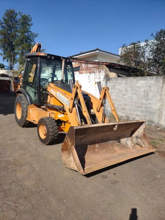 Retroescavadeira case 580n ano 2013