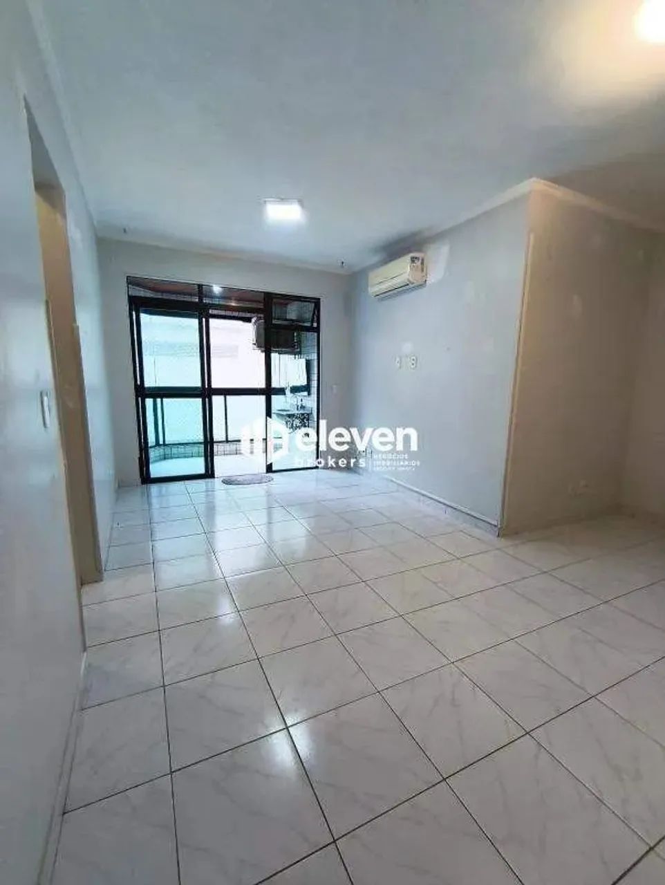 Apartamento para venda na quadra da praia na Aparecida em Santos - Foto 2