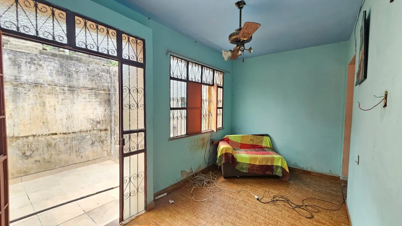 Vendo casa na rua Barcelos(Cachoeirinha)