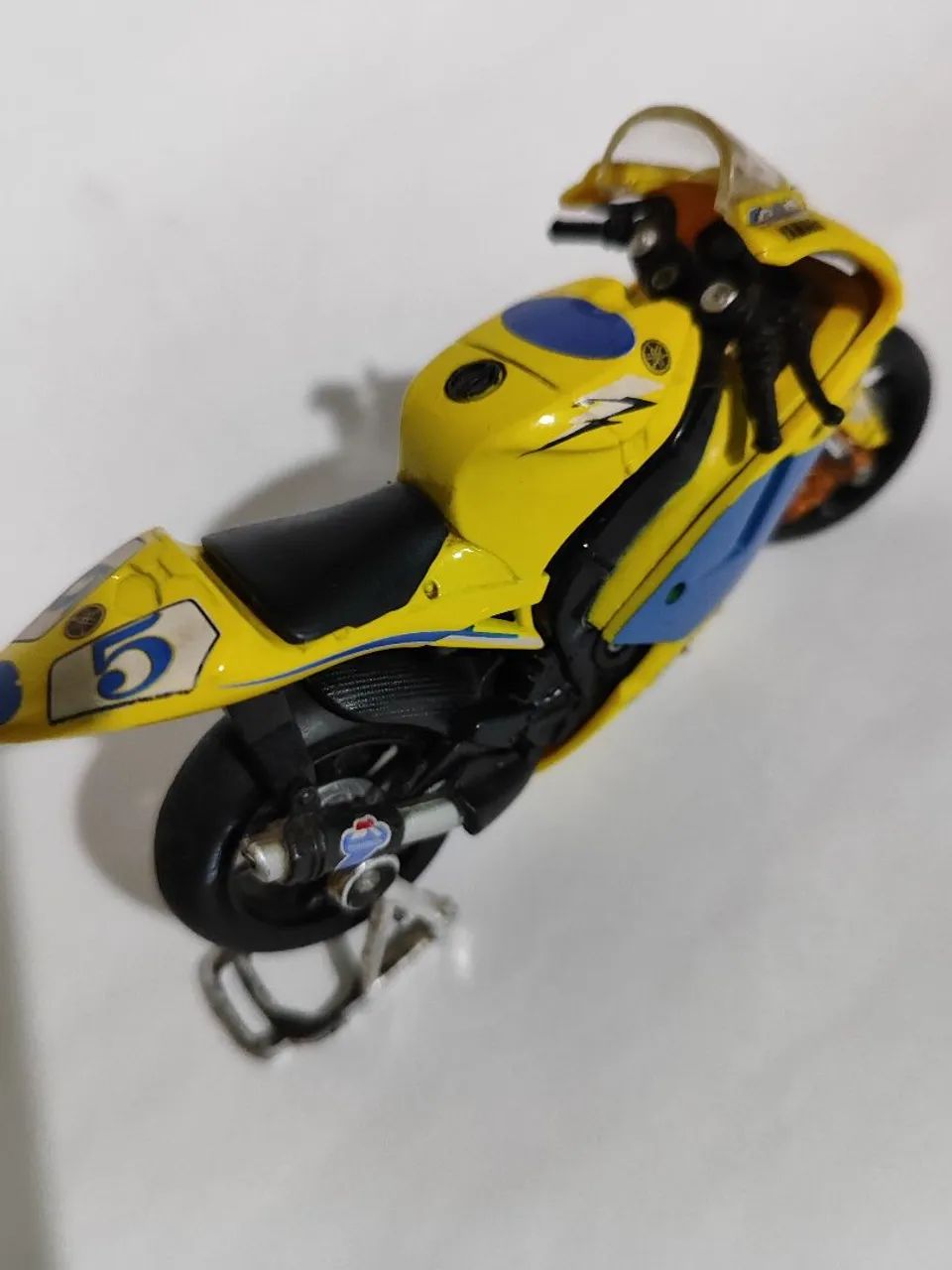 Miniatura Moto Yamaha YZR-M1 MotoGP 2006 - Colecionável - Foto 2