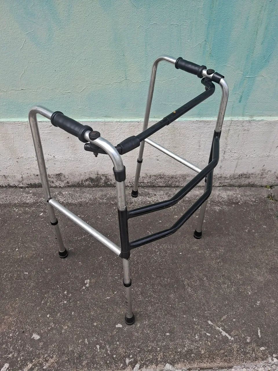 ARTICULABLE WALKER WITH 3 BARS