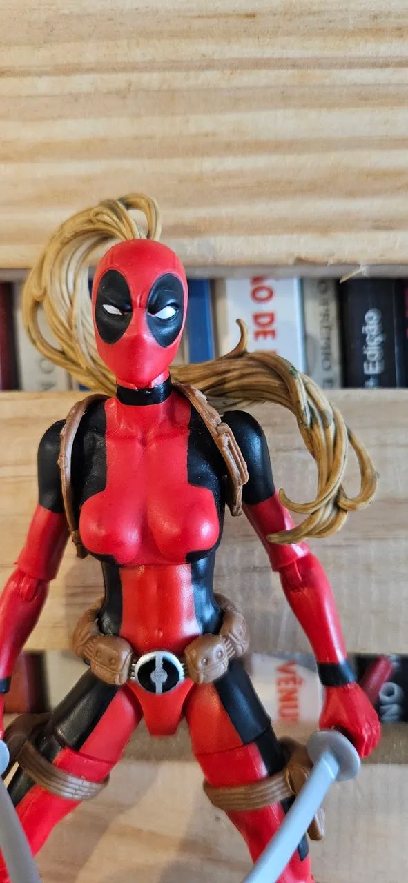 Boneco de ação Lady Pool Deadpool - Marvel Legends - Foto 4