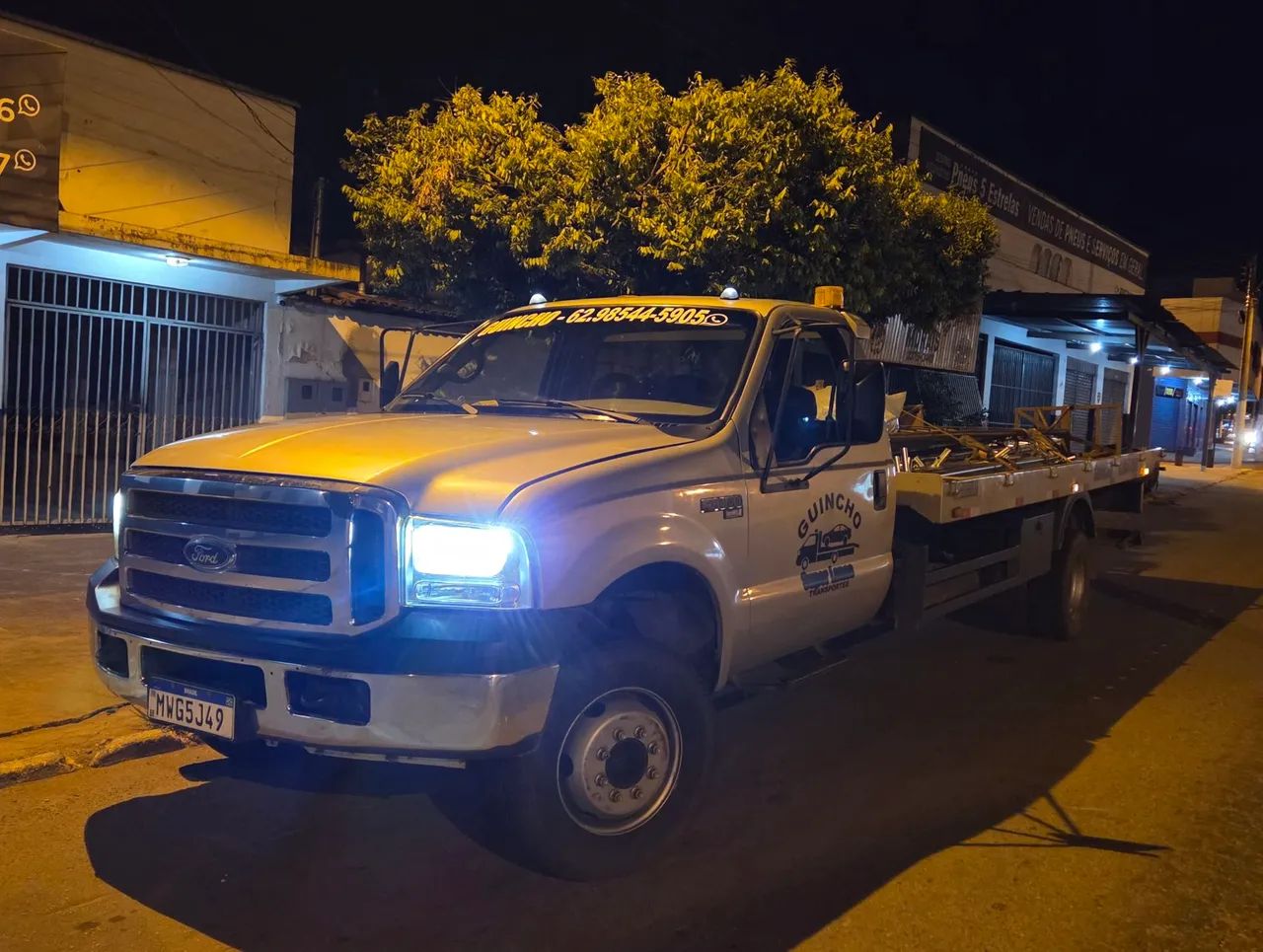 Caminhão guincho plataforma  - Foto 2