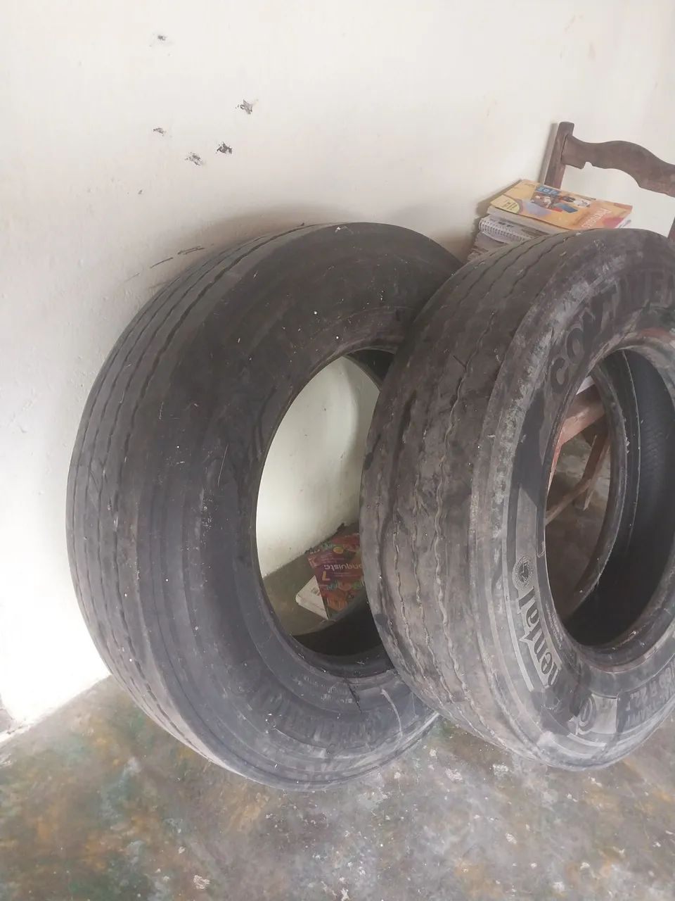 Pneus Continental 275/80 R 22.5 - Foto 2