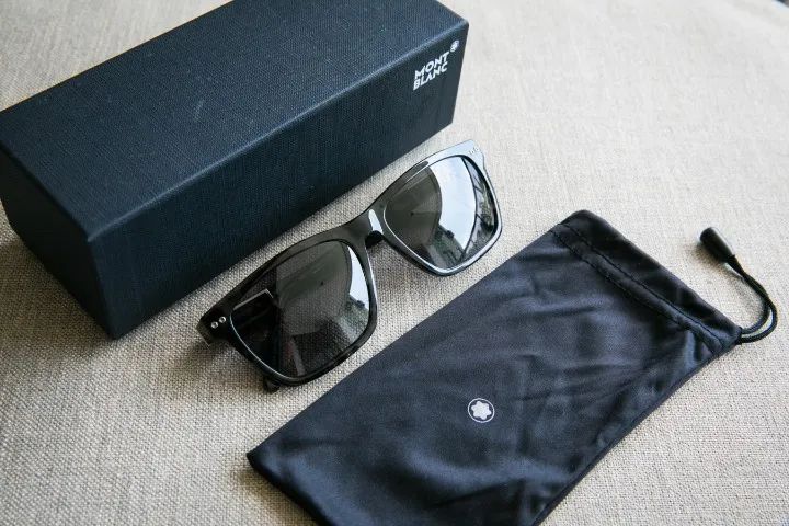 Óculos escuros de sol MONT BLANC (Novo)