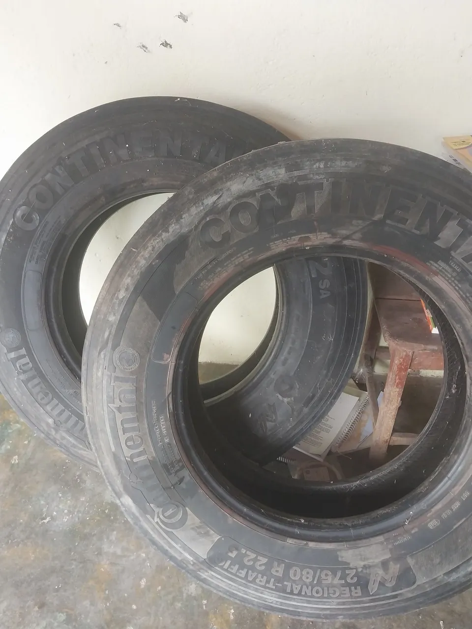 Pneus Continental 275/80 R 22.5