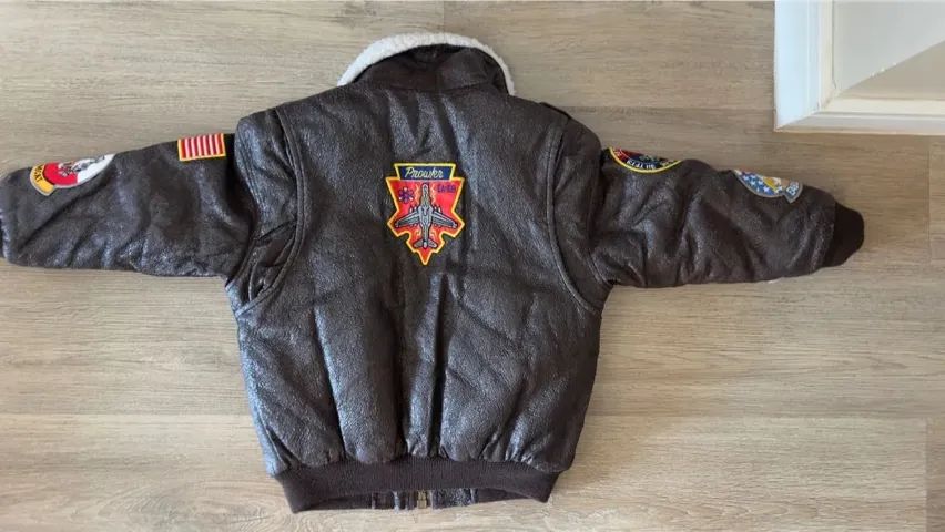 Jaqueta A-2 Bomber Jacket da Up and Away - Foto 5