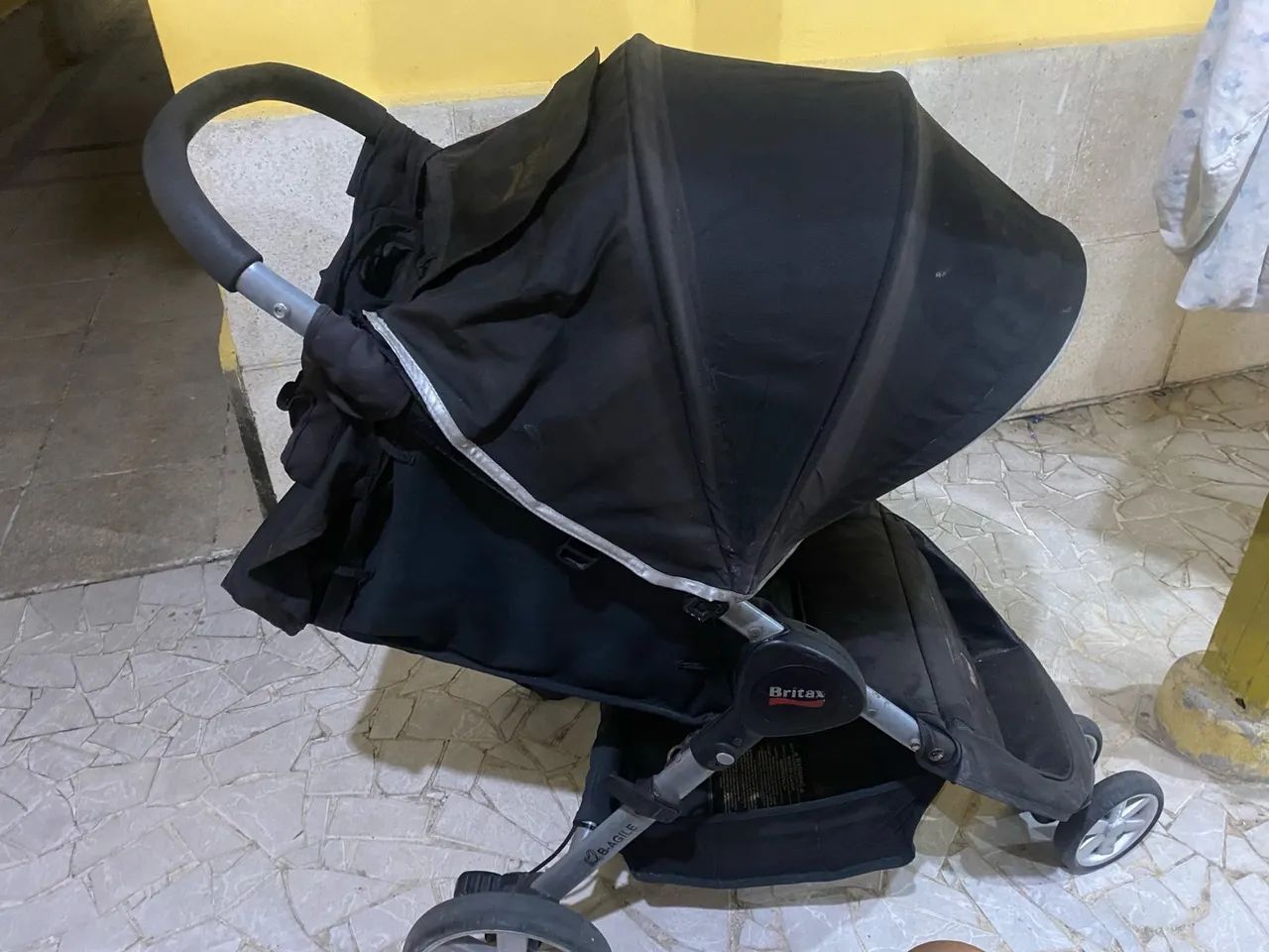 Carrinho de bebê BRITAX em bom estado 