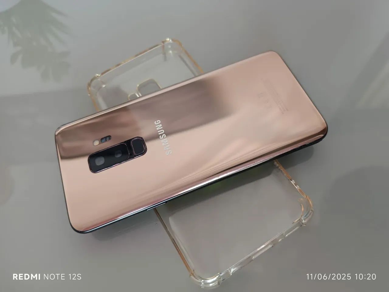 Vendo s9 plus dourado semi novo - Foto 3