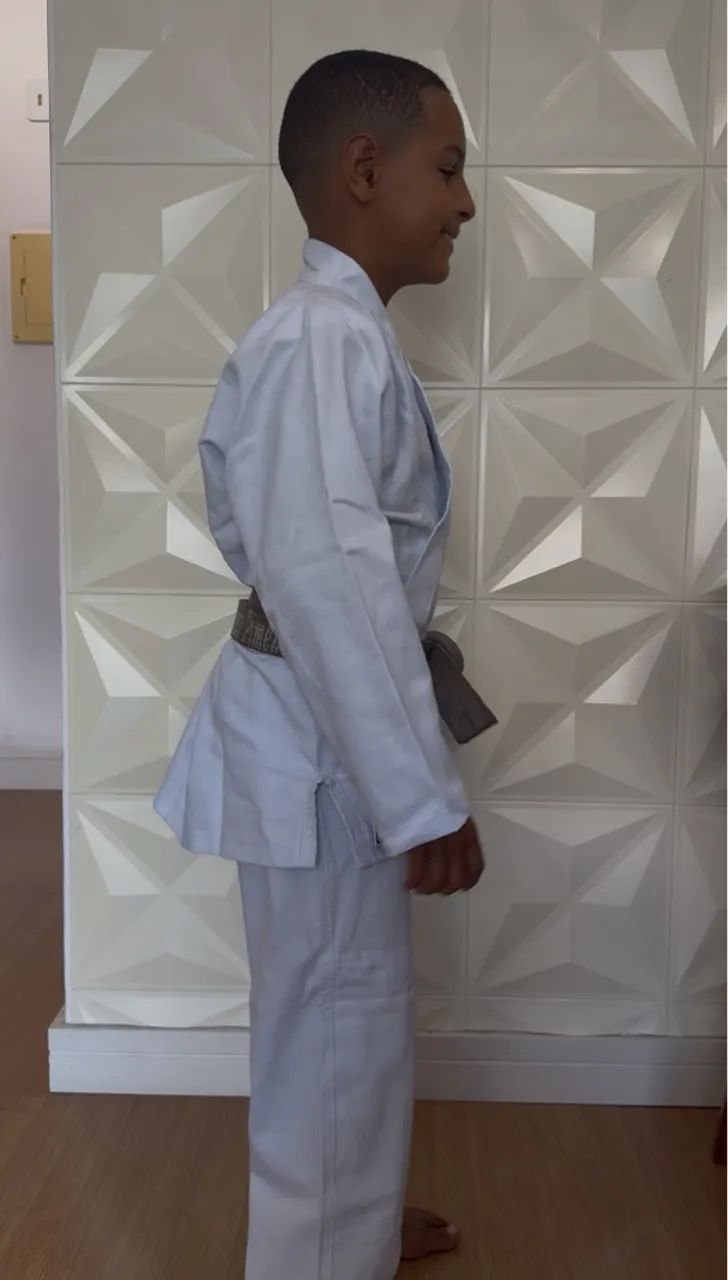 Kimono de Jiu-Jitsu Infantil (novo na etiqueta)  - Foto 2
