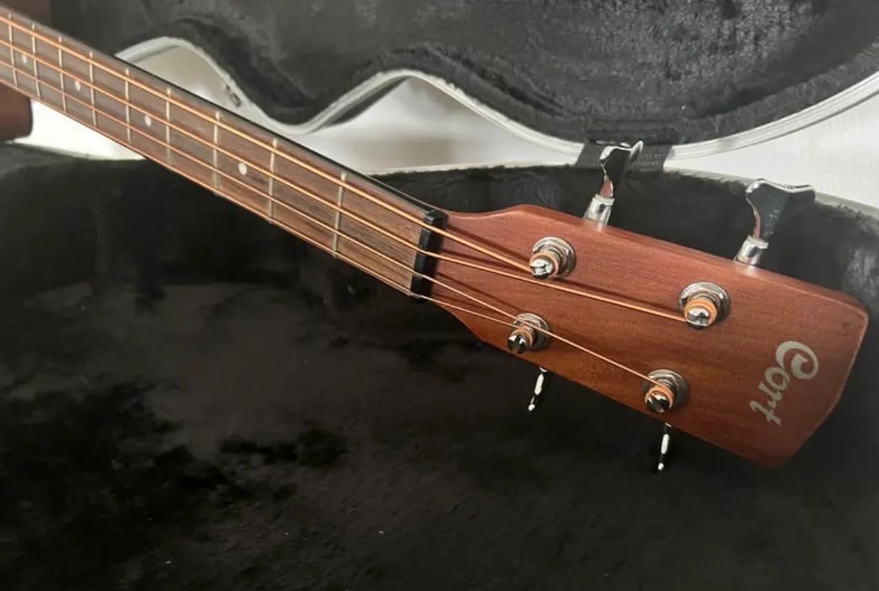 Só venda - Baixolao Cort Com captação fishman e hard case da RockCase by Warick - Foto 3