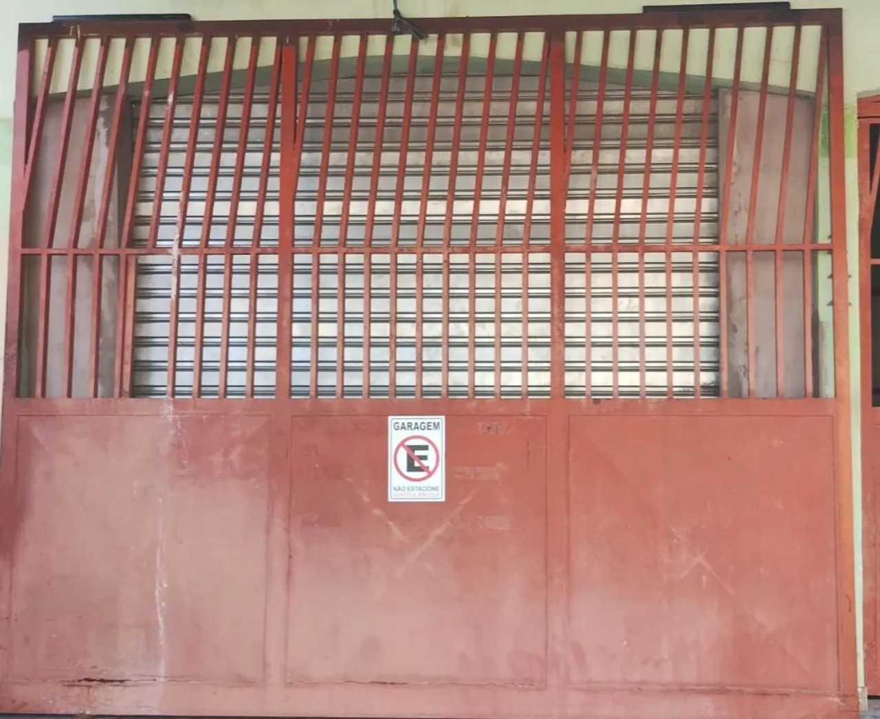 Portão de Metalon 3,05m de largura x 2,50m de altura - Ótimo Estado!<br>