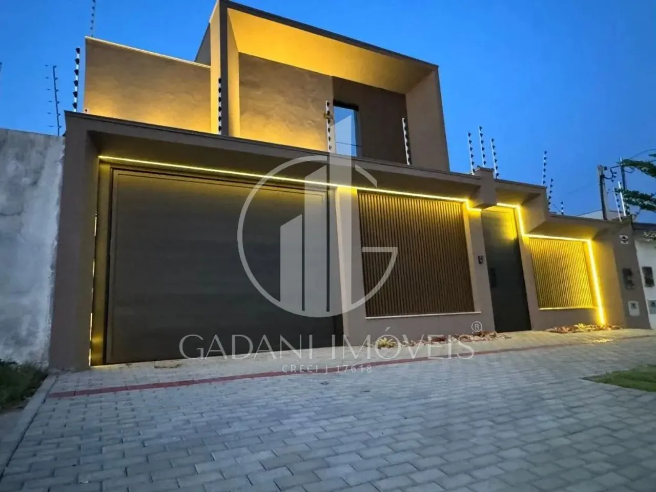CASA DE ALTO PADRÃO Á VENDA NO JARDIM PARAÍSO III - SINOP MT