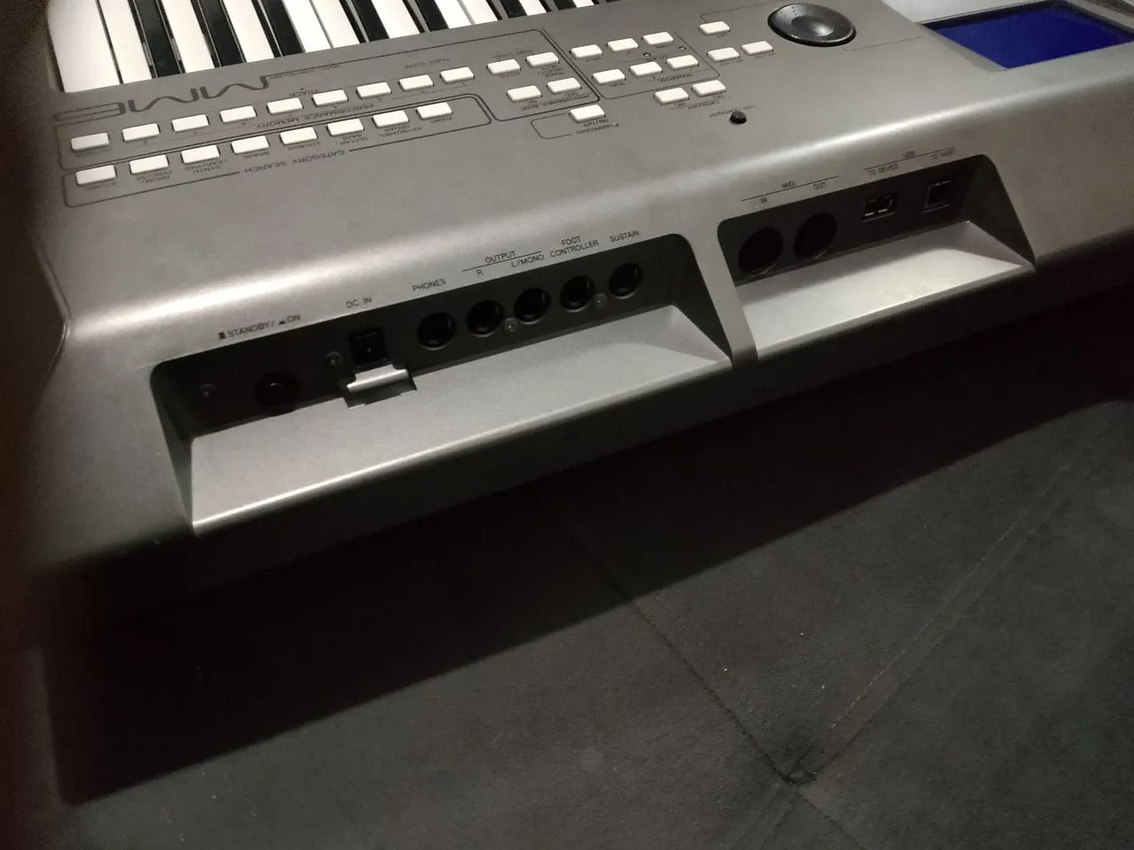 Yamaha シンセサイザー MM6 シルバー Yamaha シンセサイザー 61鍵盤 シルバーMM6 Yamaha MM6 61 Key