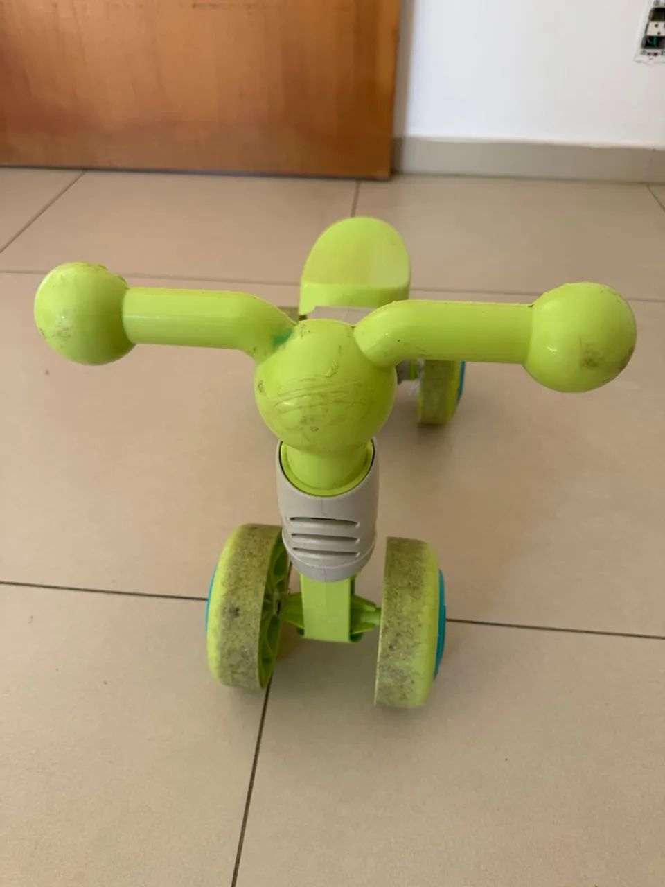 triciclo bicicleta de equilíbrio e andador - Foto 2