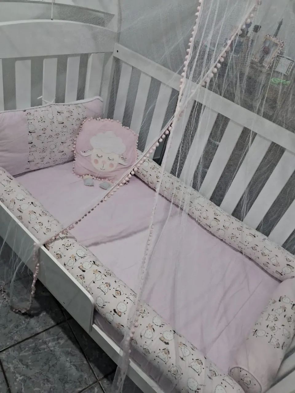 vendo lindo protetor de berço esta novo completo só 75 reais - Foto 2