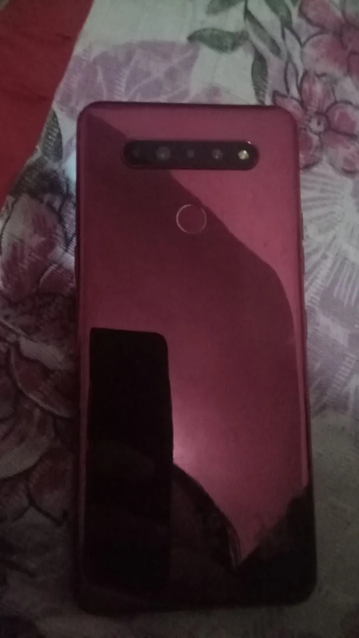 O celular em perfeito estado funciona tudo perfeitamente