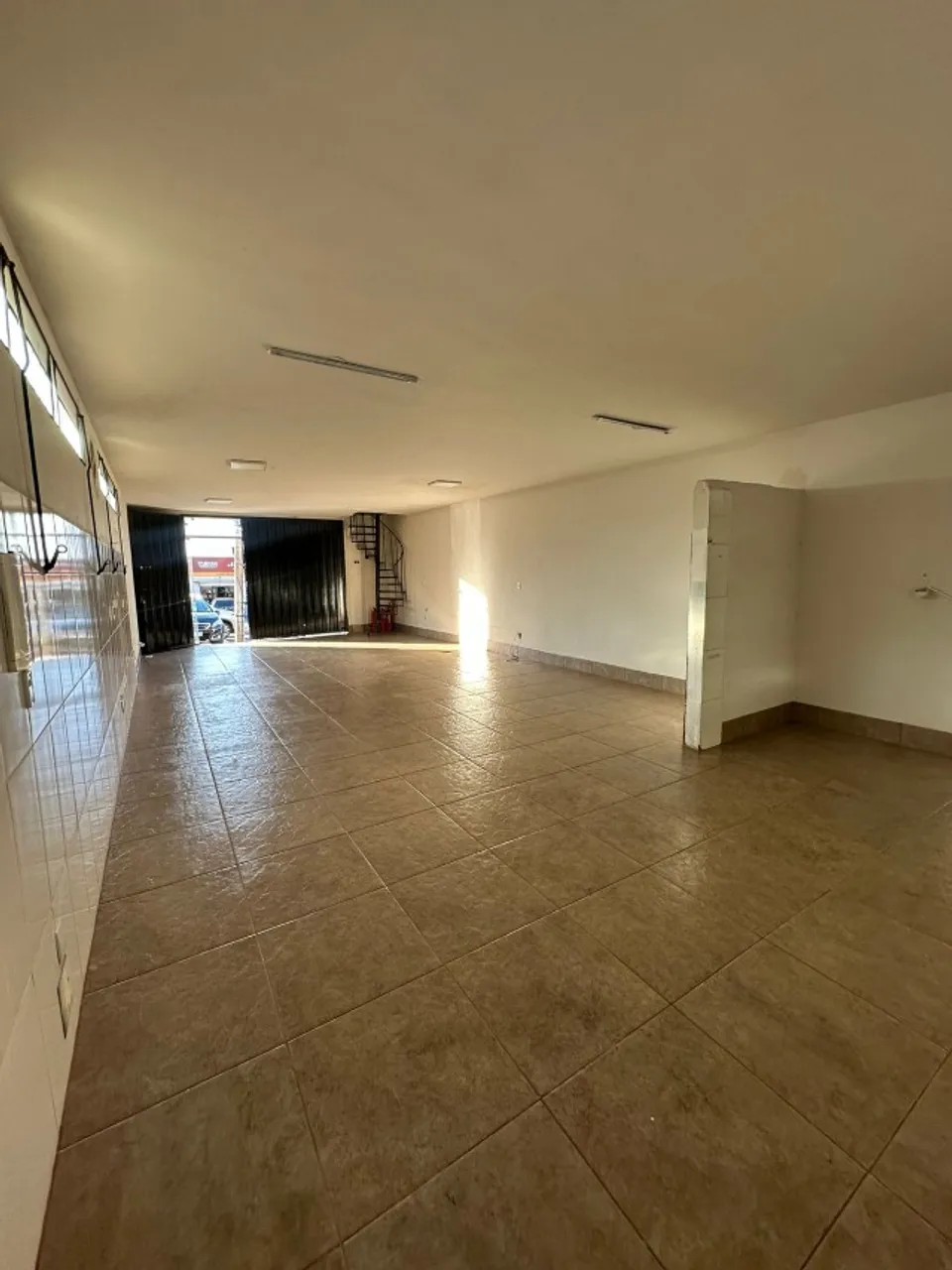 Alugo Loja Comercial - aprox. 100m² - Palmeiras