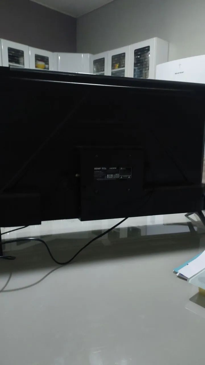 Smart TV TCL 30 POL com defeito - Foto 3