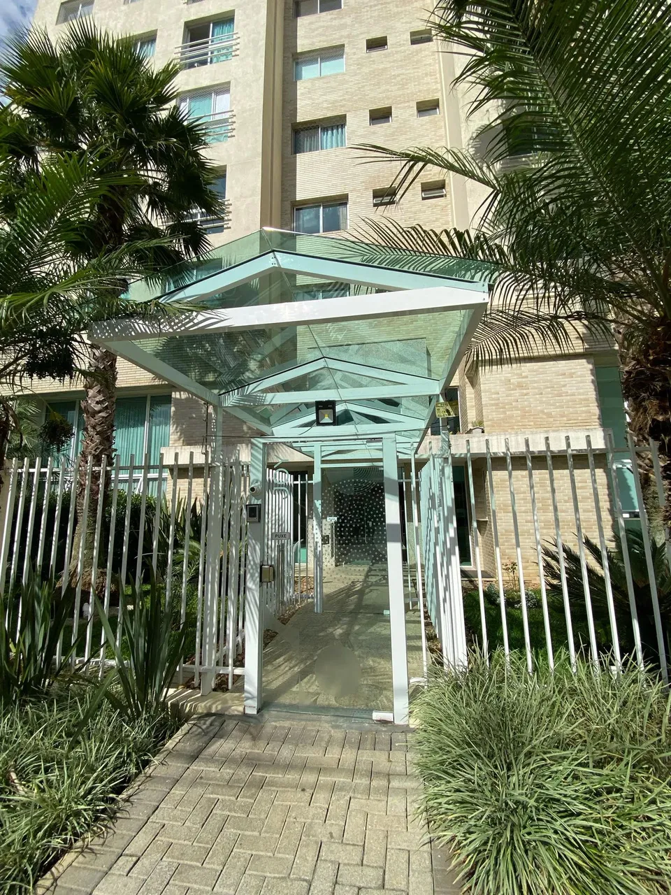 Imobiliária London Aluga  Excelente Apartamento Mobiliado no Bairro Portão, Curitiba/PR