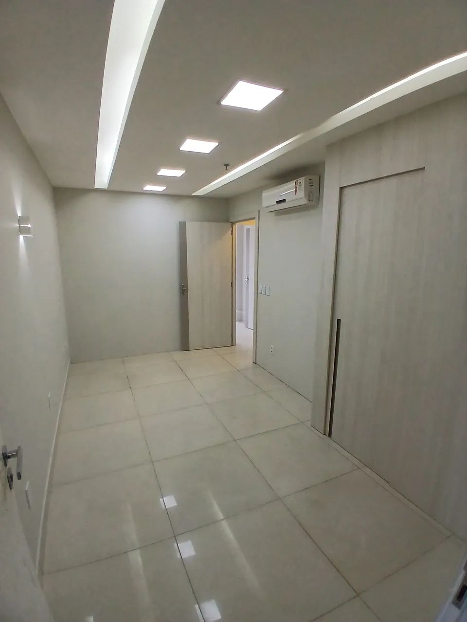 Vendo Sala no Edifício Comercial Office Tower