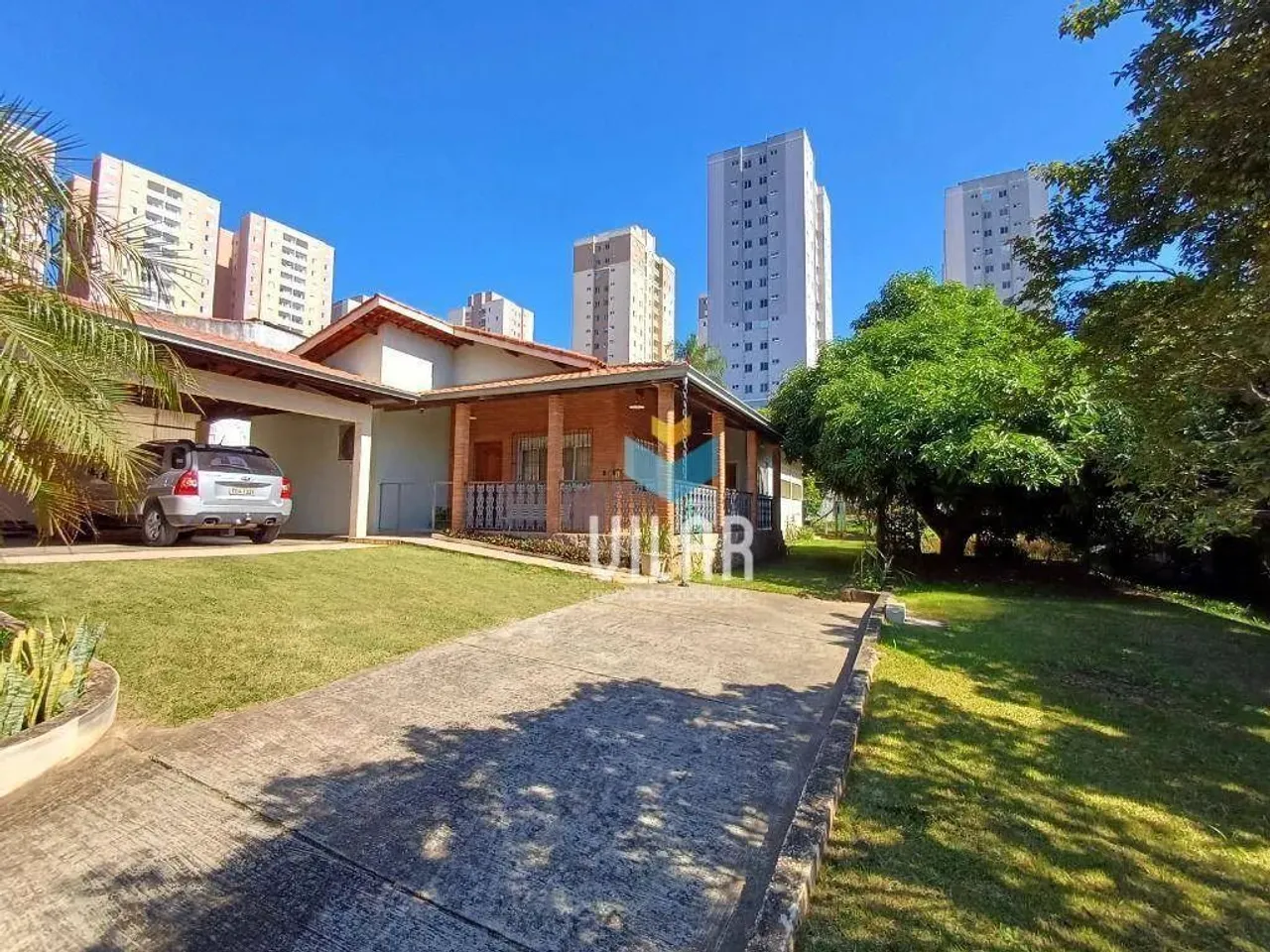 Casa com 3 dormitórios para alugar, 270 m² por R$ 6.163,00/mês - Jardim São Carlos - Soroc