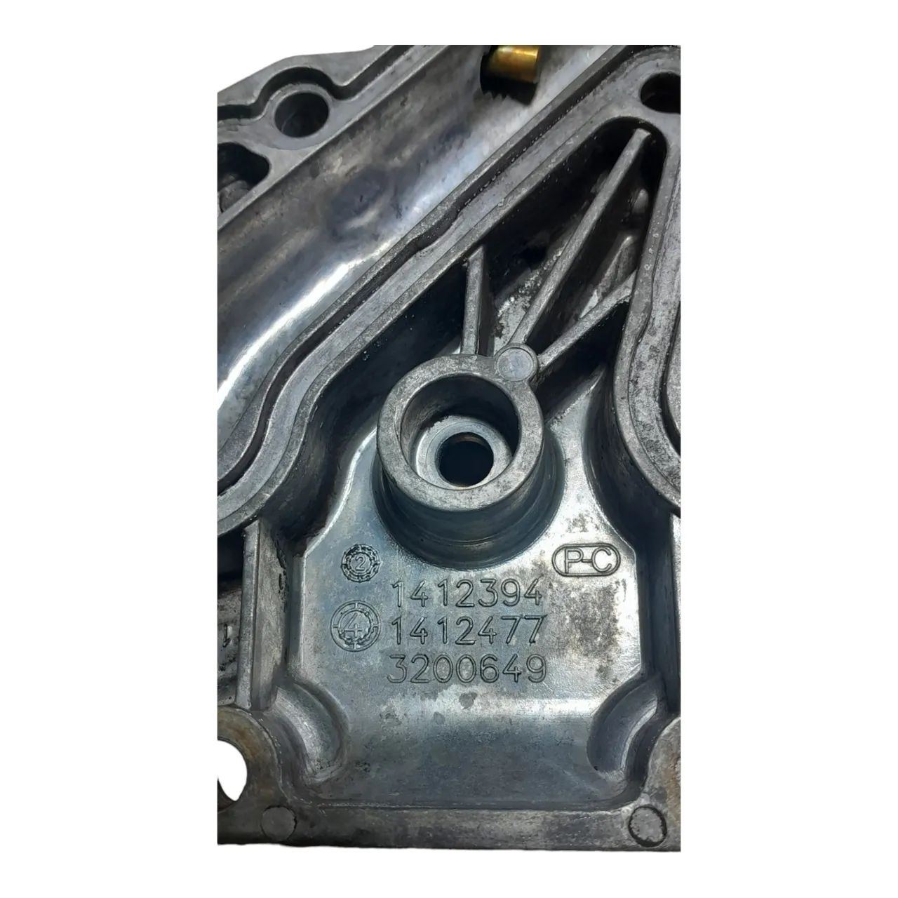 Tampa Radiador De Óleo Motor Om 904/924 E132 - Foto 4