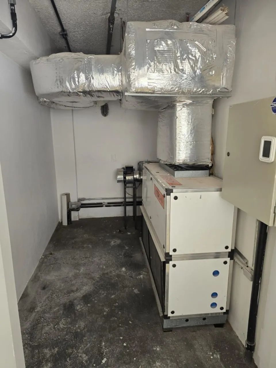 Ar-Condicionado Splitão Hitachi 7.5 TRs com condensadora centrífuga (90000 btu)