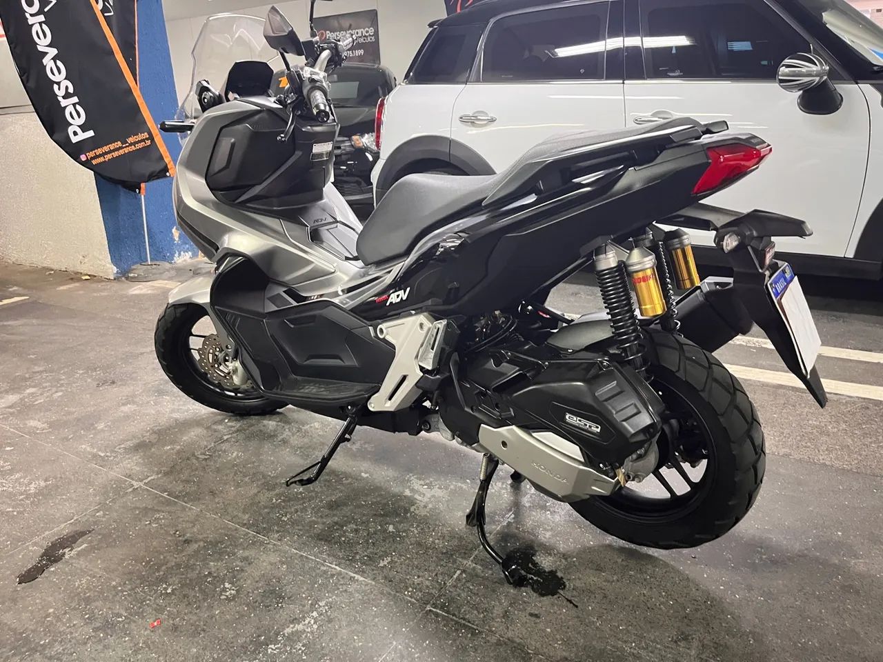 Honda ADV 2023/23 Prata 4200Km revisada nunca caiu ou bateu - Foto 2