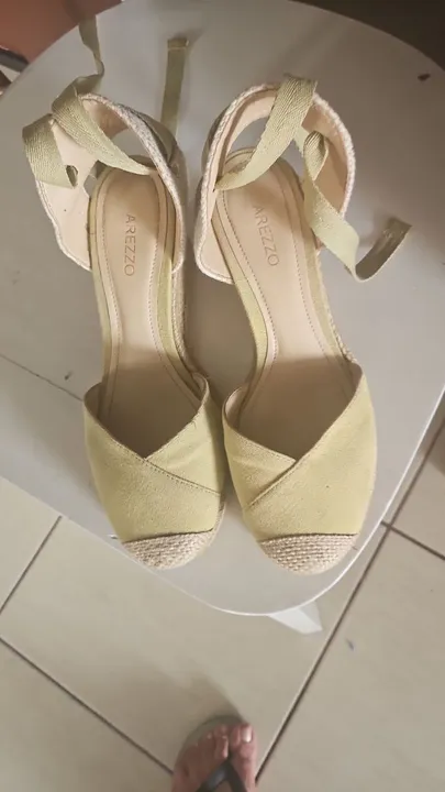 Sandálias rasteirinhas Arezzo - verde