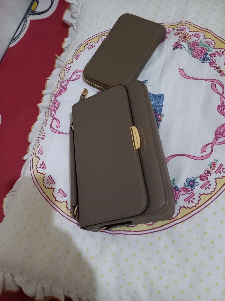 Bolsa a tiracolo nova com carteira - Foto 2