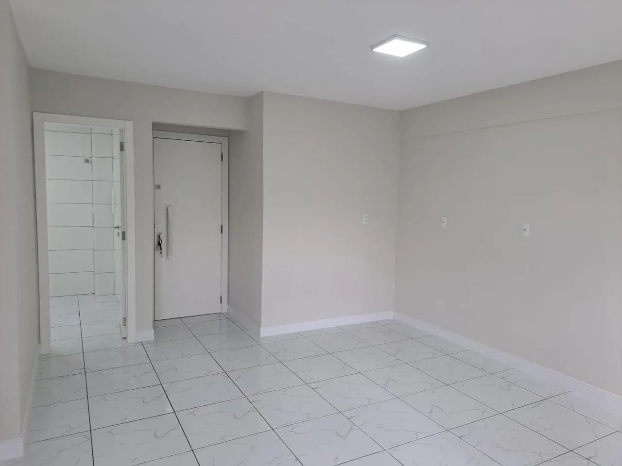 Apartamento amplo com ótimo valor e localização - Foto 4