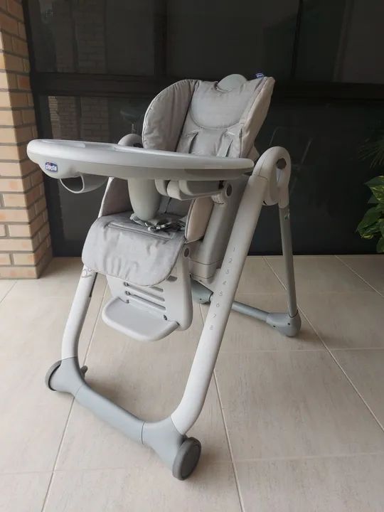 Cadeira de Alimentação Chicco Polly 2 Start - Cinza - Ótimo estado - Foto 4