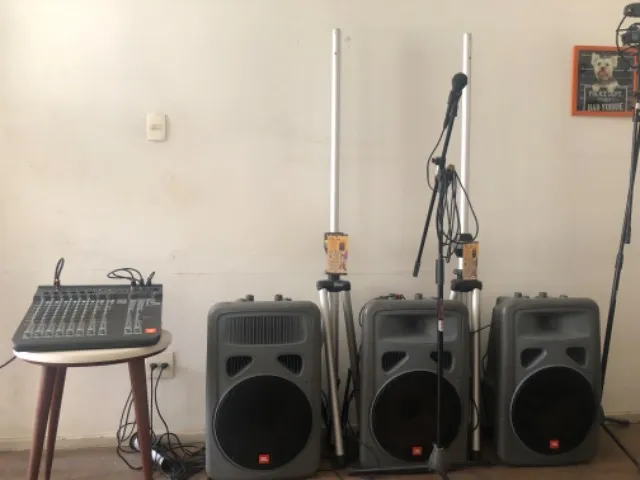 Sistema de som ativo EON JBL