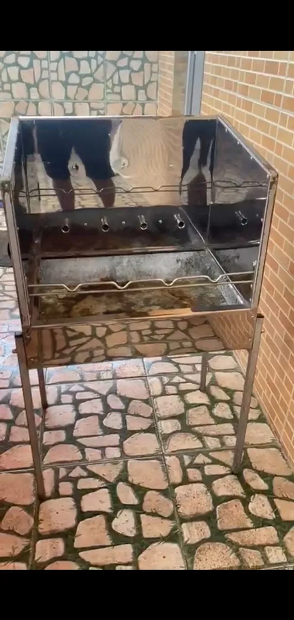 Churrasqueira em aço inox pra sair hoje!!