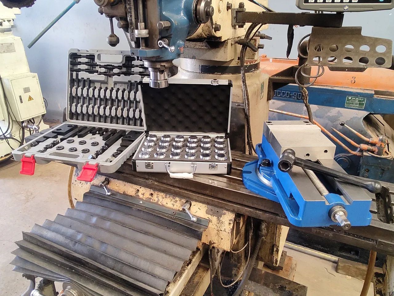 Fresadora ferramenteira clever ISO 4064961552575489120