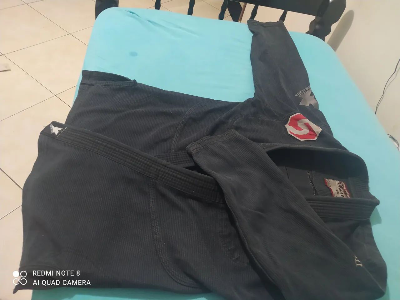Kimono de Jiu-Jitsu Preto e outro branco  - Foto 2