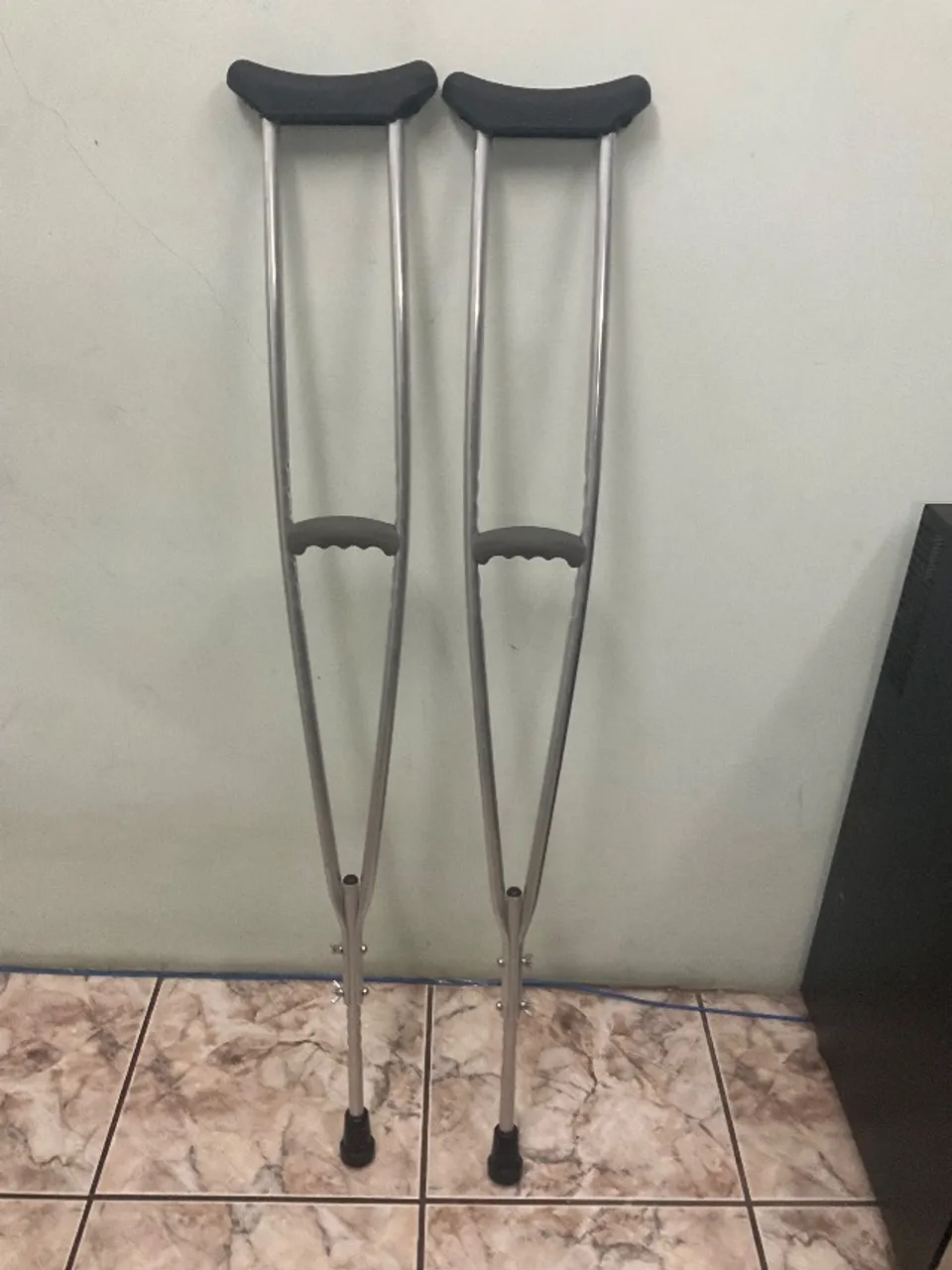 Par de Muletas Axilar em ótimo estado.
