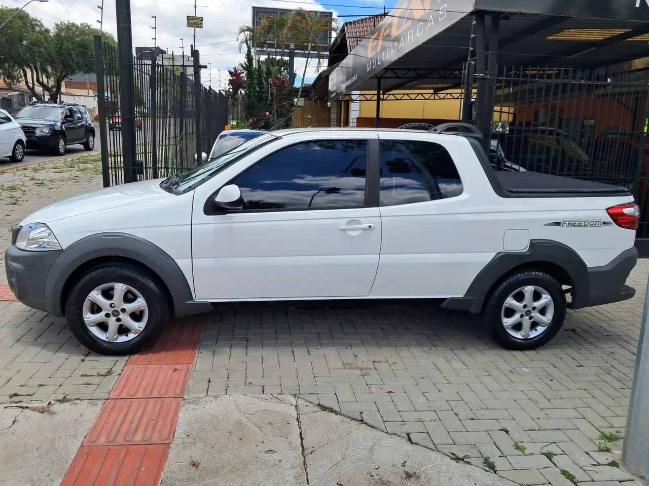 Fiat Strada Freedom 1.4 Flex 8V CD 2019 - Foto 6