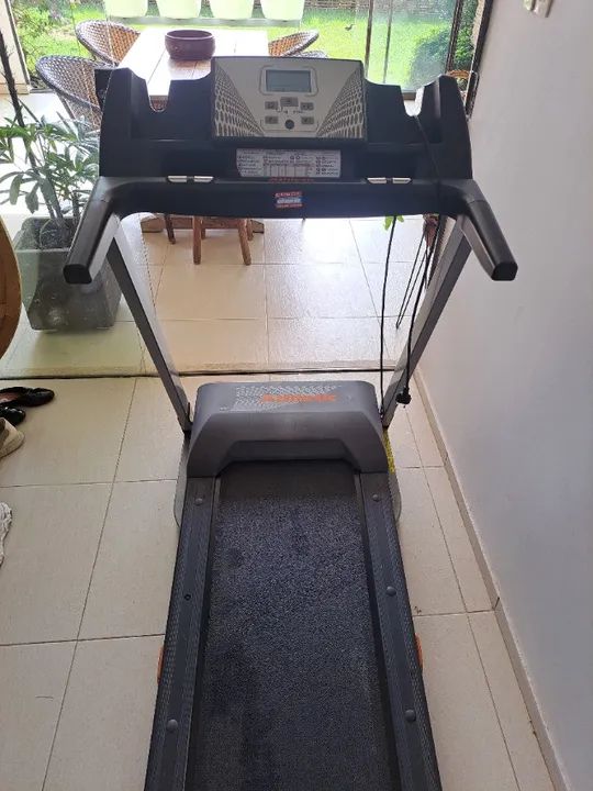 Esteira elétrica Athletic semi nova - Foto 4