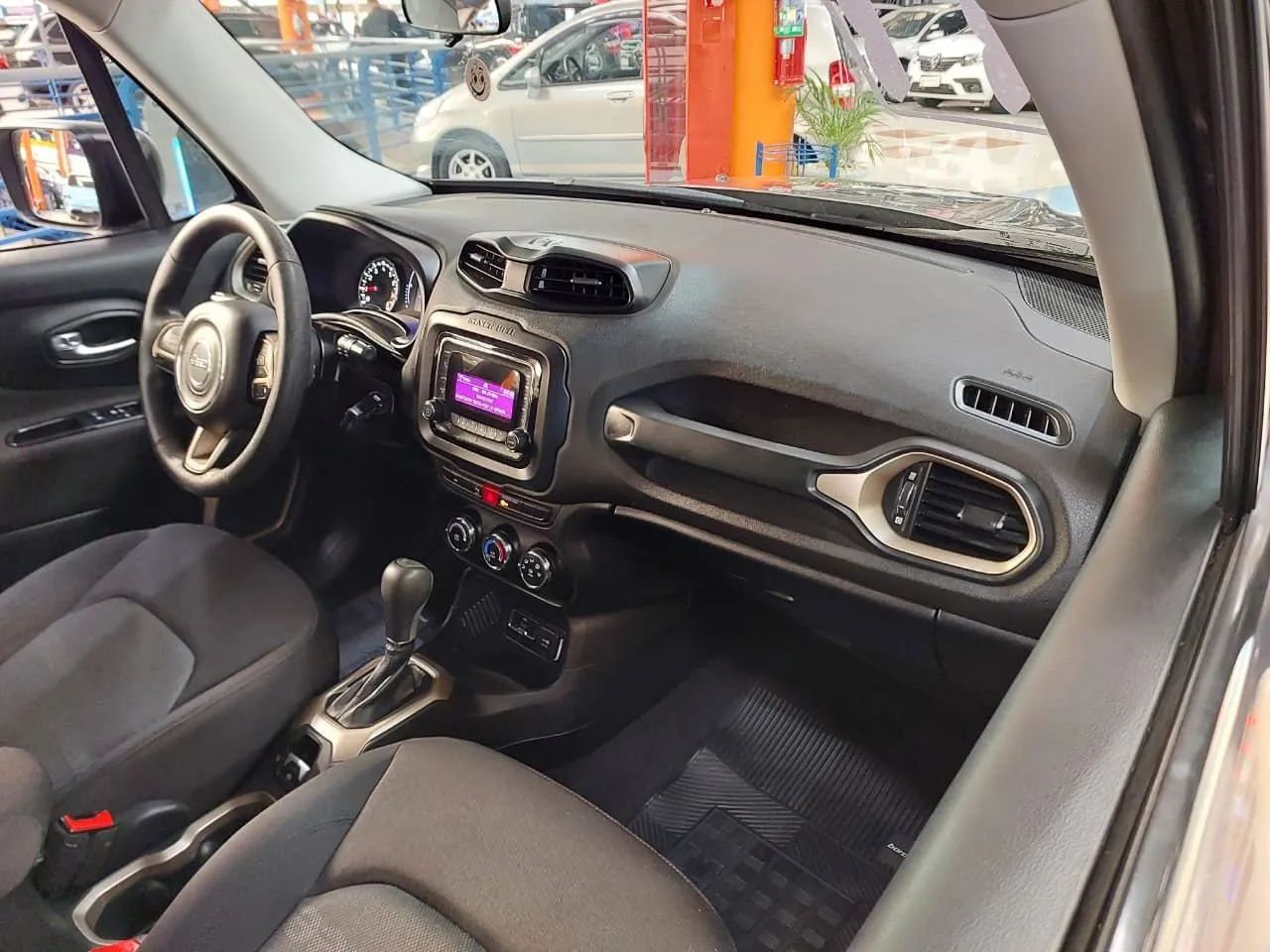 Jeep Renegade Sport 1.8 4X2 Flex 16V Aut. 2017 - Foto 13