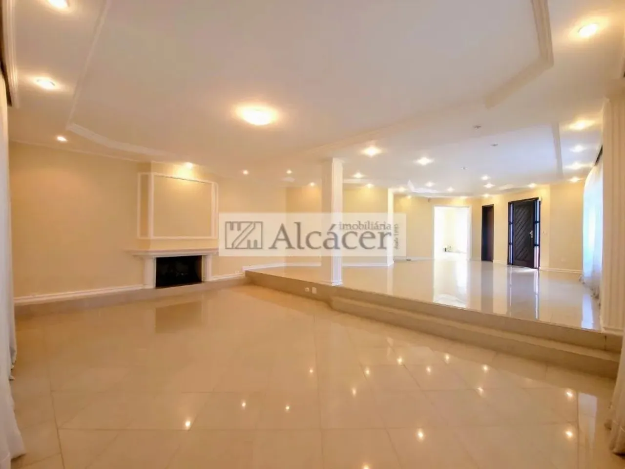 EXCELETE SOBRADO DISPONÍVEL PARA LOCAÇÃO!