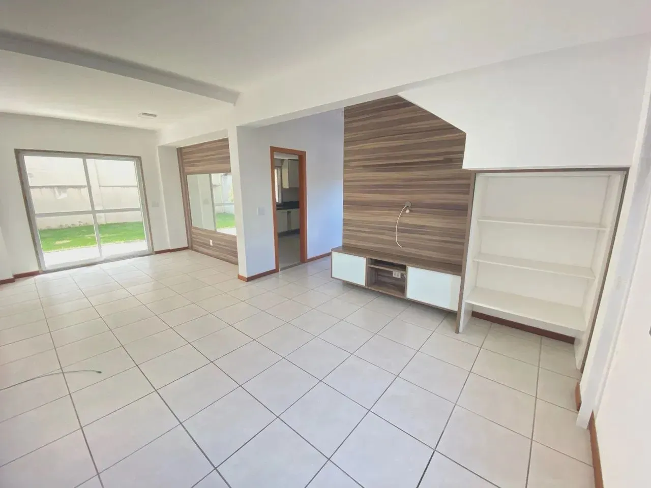 Casa para venda no Condominio Itatiaia Aldeia Parque em Colina de Laranjeiras - Serra - ES