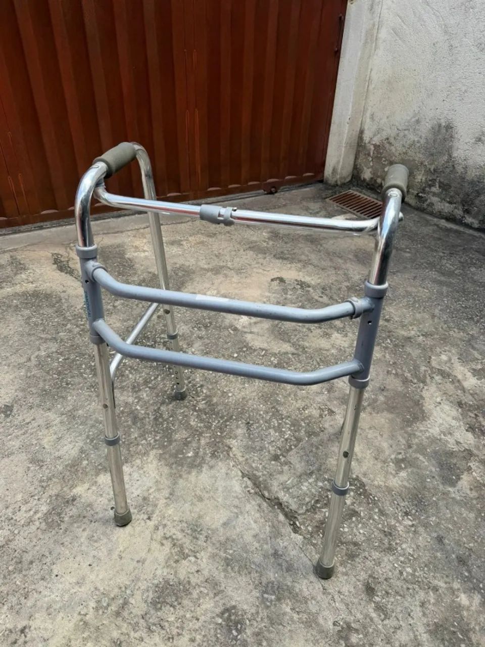 Andador 3 Barras em Alumínio ZIMEDICAL