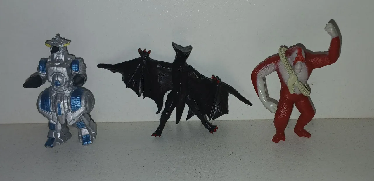 LOTE 3 MINIATURAS GODZILLA MORCEGO MONSTRO CAMAZOTZ MOGUERA KING REI SKAR SCAR