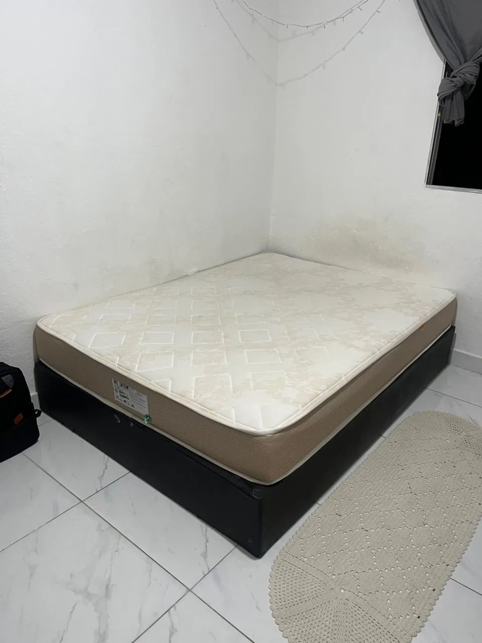 Colchão original(sem a base) intermediário 138 x 188 da Marca Euro Colchões.